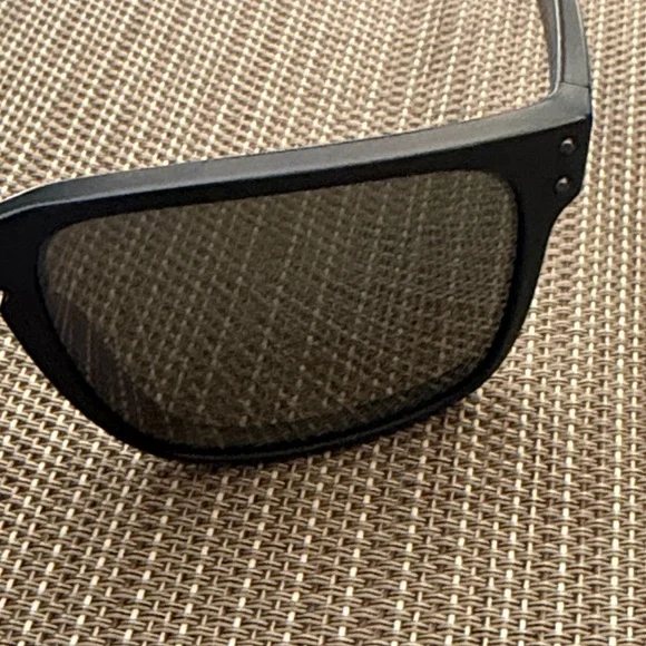 Oakley Holbrook XL - Picture 3 of 9